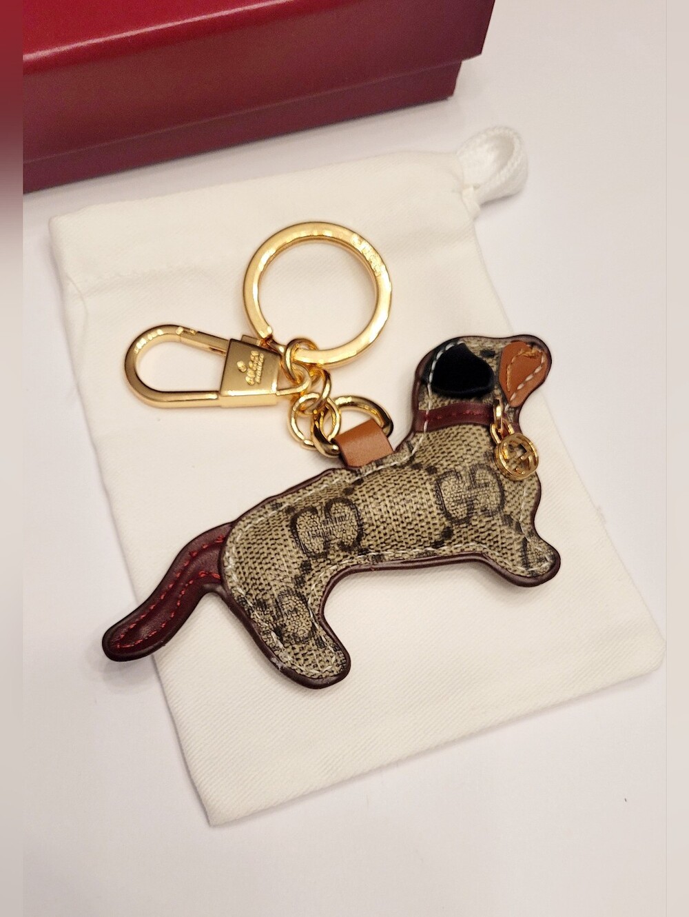 🇮🇹 Gucci Brown Beige🐕 Monogram Dog Keychain✨️ with Gold Hardware🇮🇹 - Picture 3 of 10